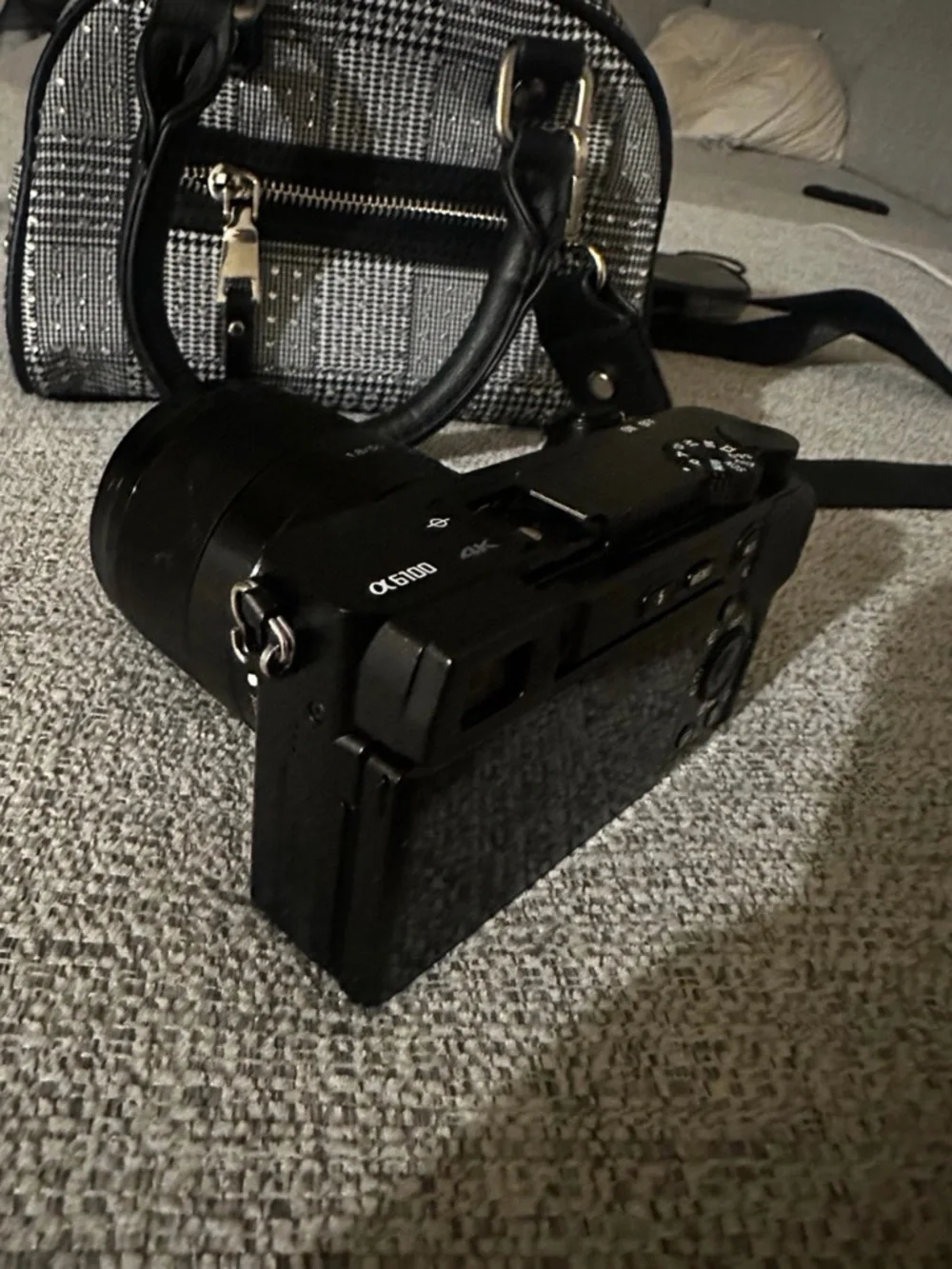 Sony alpha 6100 Mirrorless Camera with 16-50 lens